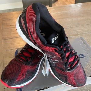 NEW ASICS Gel Nimbus 19 running shoe black/red/silver  10 US